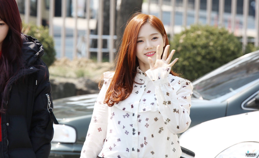 [오마이걸] 비도오고 해서 좀 쌀쌀해진 것 같아서 효정이 | 인스티즈