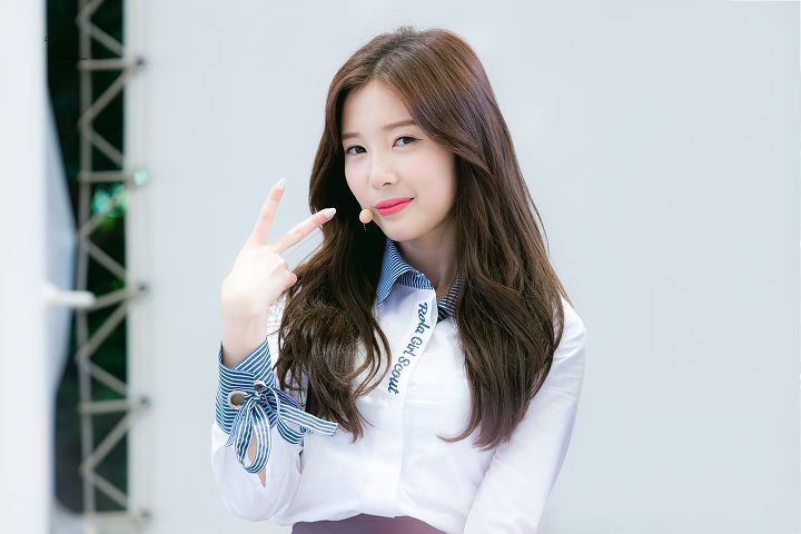 [에이프릴] 일 하다가 잠깐 쉬는 시간이 되서 채경이 | 인스티즈