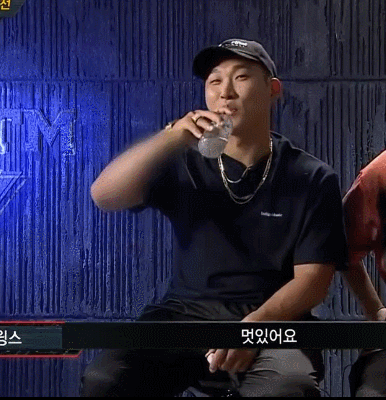 훈남이 물 마시는 법.gif | 인스티즈
