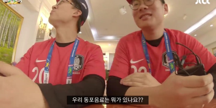 쉬지않고 게겐프레싱하는 북한 옥류관 직원.jpg | 인스티즈