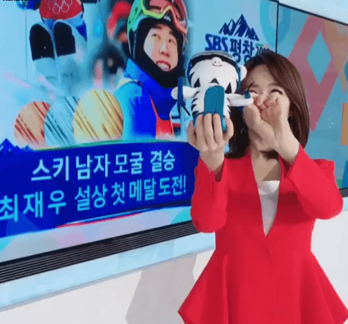 오늘자 뽀뽀녀.gif | 인스티즈