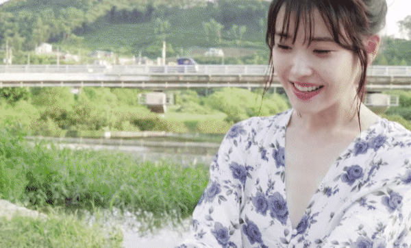 올림머리한 아이유.jpgif | 인스티즈