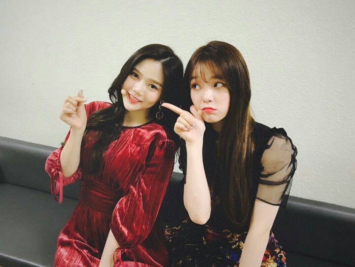 오늘자 오마이걸 인스타 업뎃 | 인스티즈