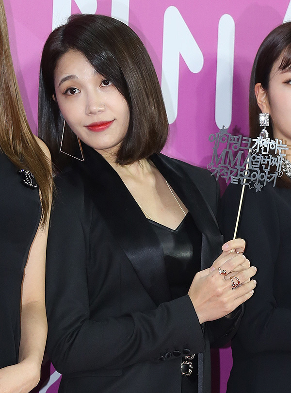 오늘자 레드카펫 에이핑크ㄷㄷ.jpgif | 인스티즈