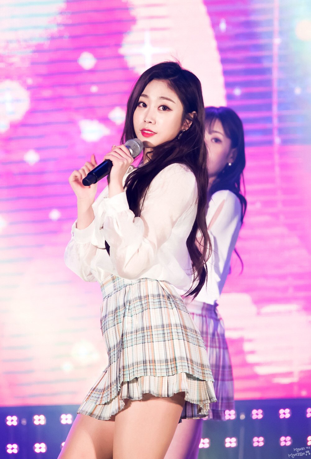 [러블리즈] 근로자의 날이라 그런지 평소 보다 일이 더 많아진 기분이라서 지수 | 인스티즈