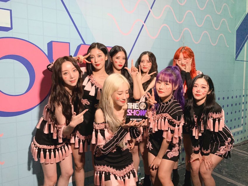 2년 4개월만에 음방 1위를 차지한 러블리즈 | 인스티즈